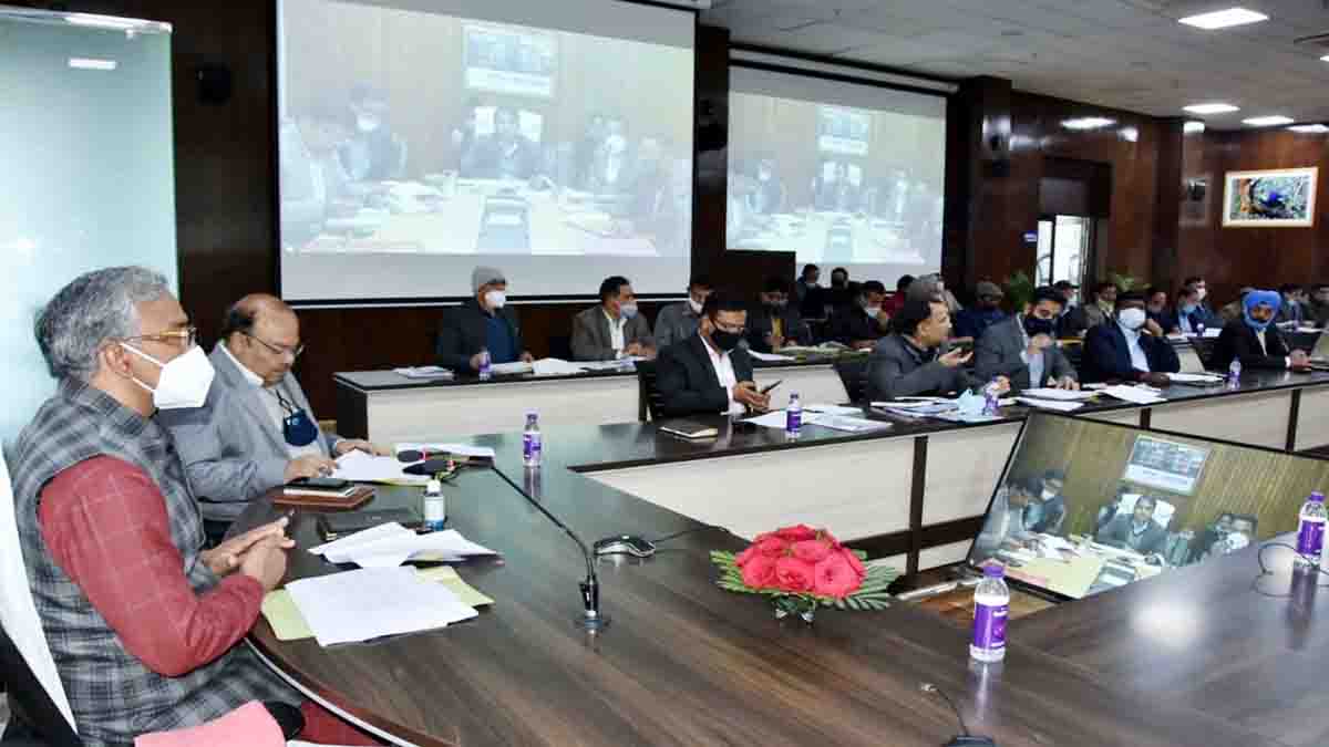 CM reviews execution of his announcements in 3 districts