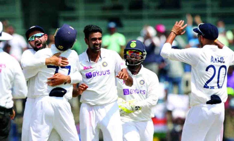 ashwin-spins-out-eng