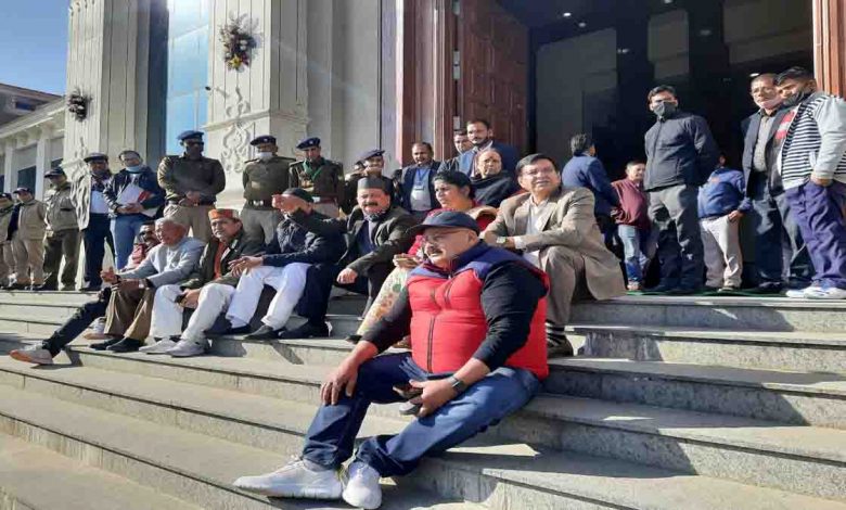 Lathi-charge on protesters, price rise rock U’khand assembly