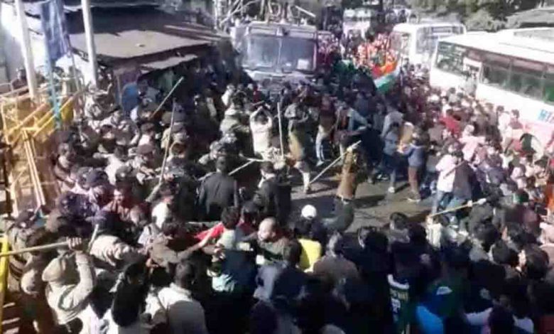 Lathicharged near Bharadisain