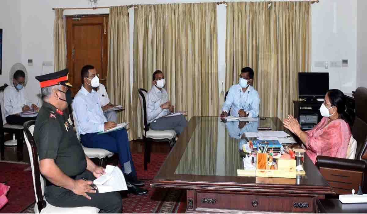 Guv directs measures to step up efforts against Covid