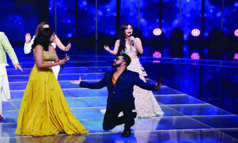 Mika proposes Bhoomi