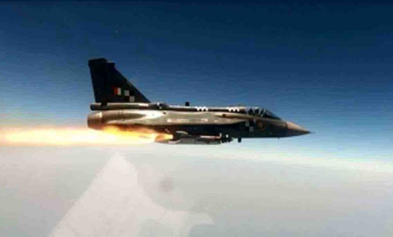 india-carries-out-successful-trial-of-python-5-missile-from-tejas