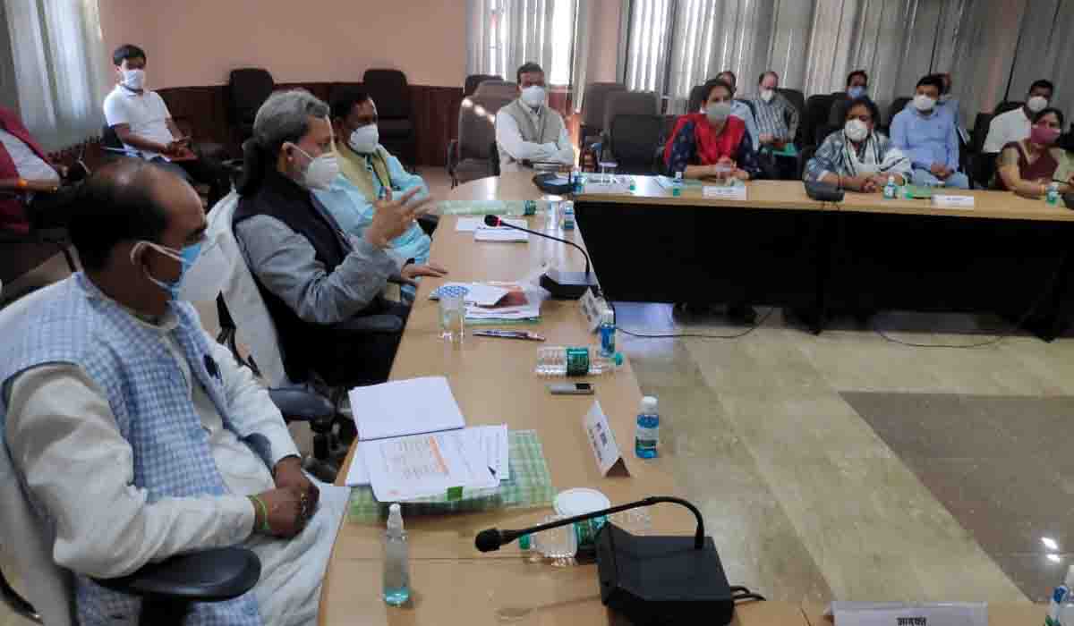 CM checks Covid facilities in Pithoragarh, inaugurates various development works