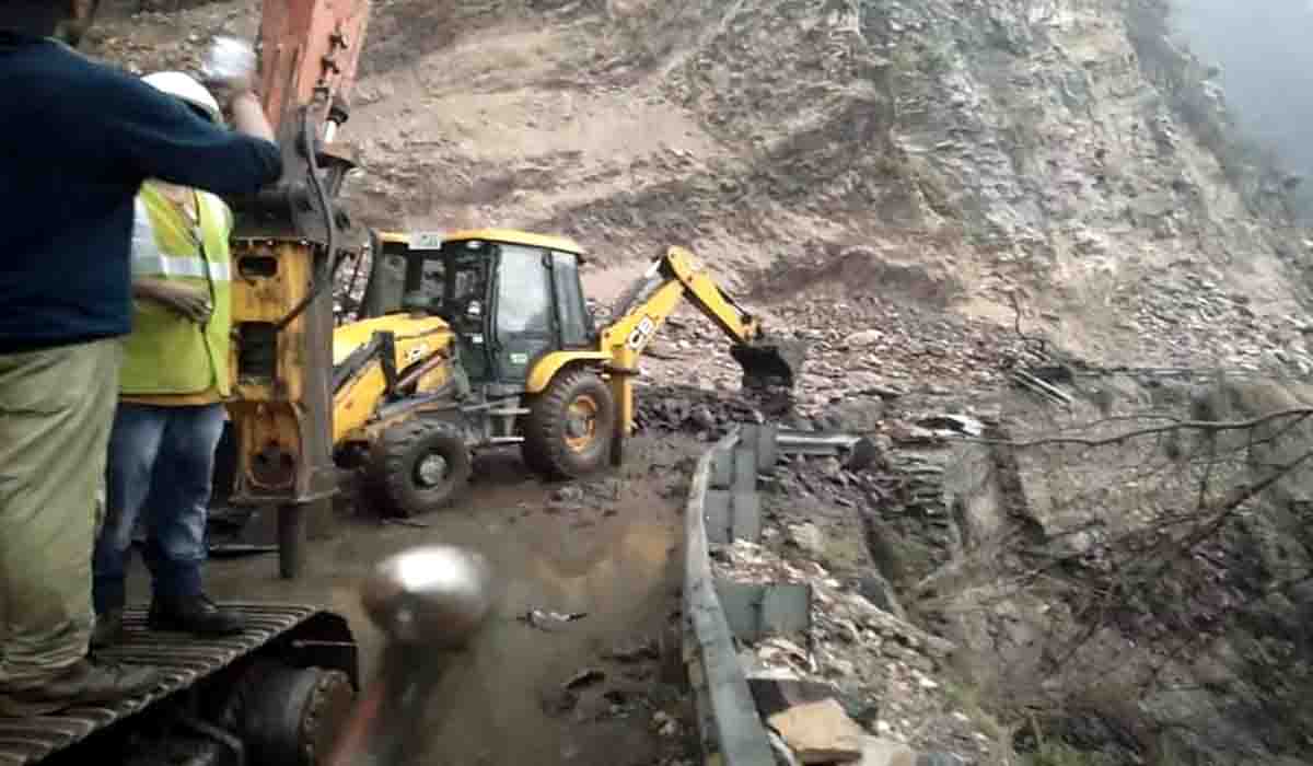 Heavy rains cause damage in three districts