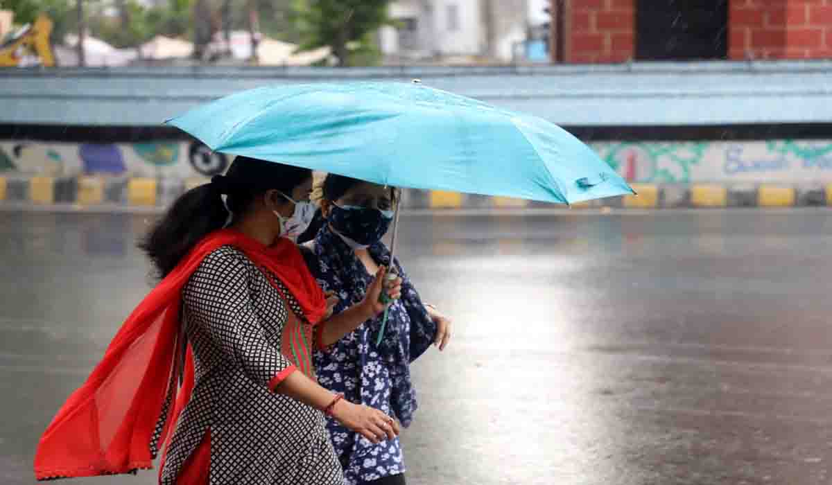 Heavy to very heavy rain forecast at isolated places today