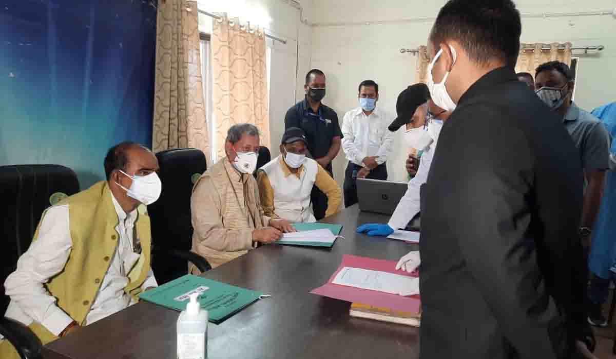 Maximise sampling in villages & ensure availability of medicines- CM