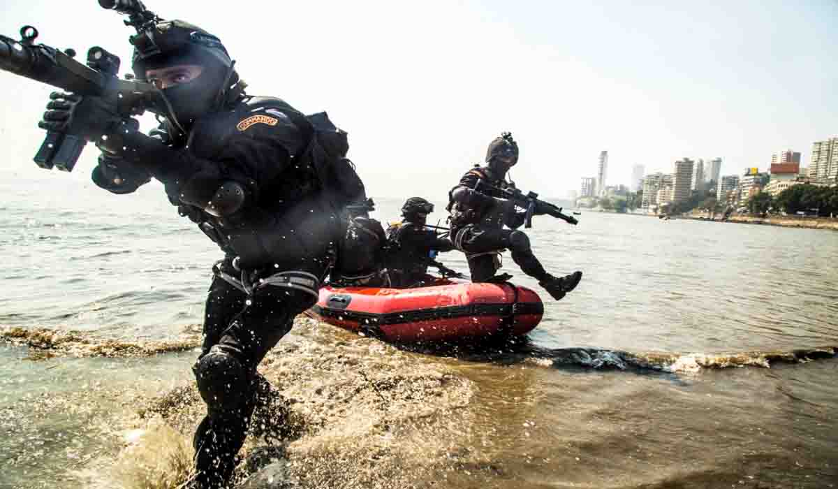 IIT-R professor wins NSG innovator award for blast-resistant helmet