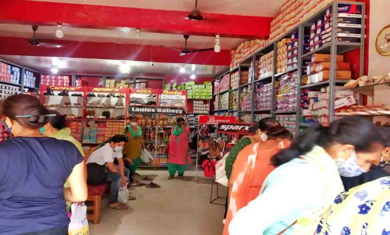 Shopkeepers tackle challenges to restore earnings