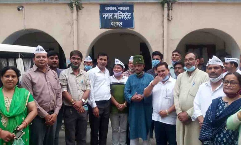 AAP protests for free electricity in U’khand