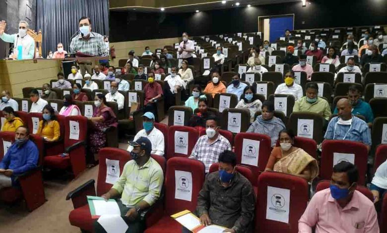 No building to be demolished in slum areas, assures MLA