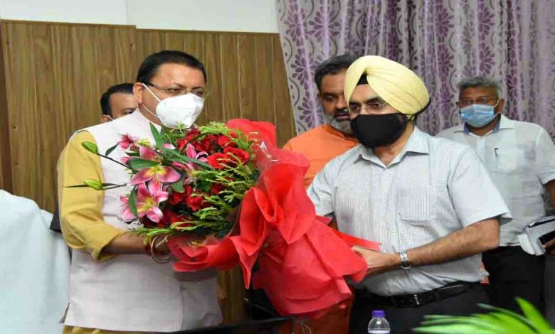 Sandhu assumes charge as new chief secretary.jpeg