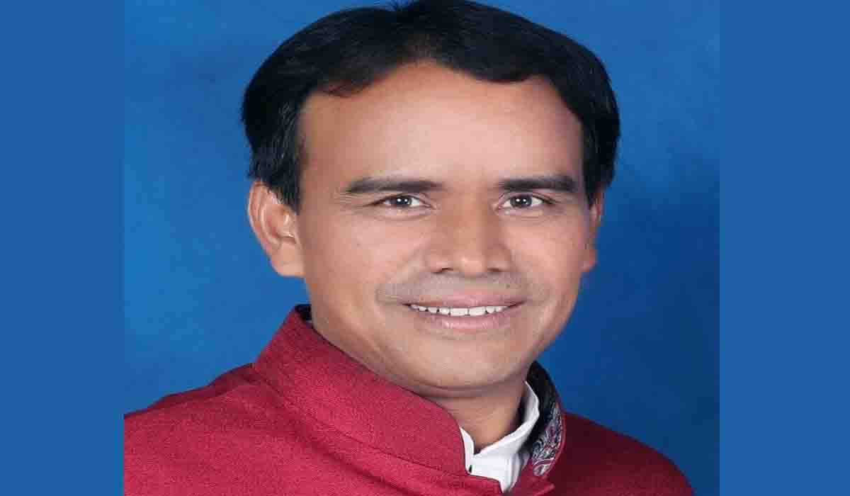 Dhan Singh warns agencies on delay in construction works