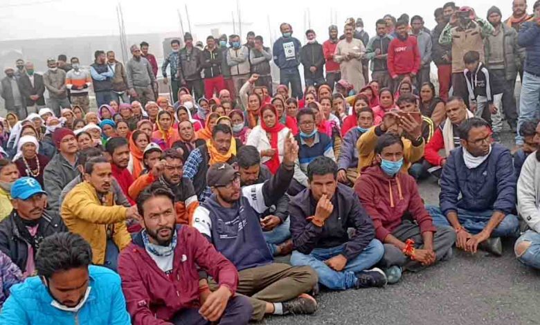 Protesters in Badrinath demand start of Char Dham Yatra