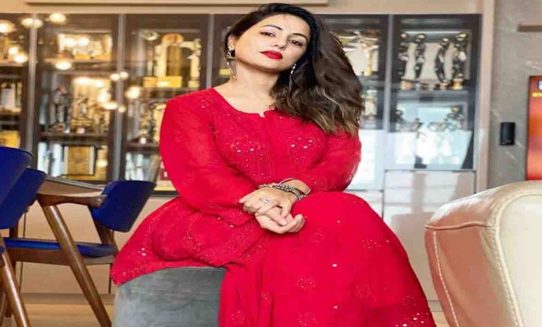 hina-khan-learnt-to-ride-a-bike-for-her-role