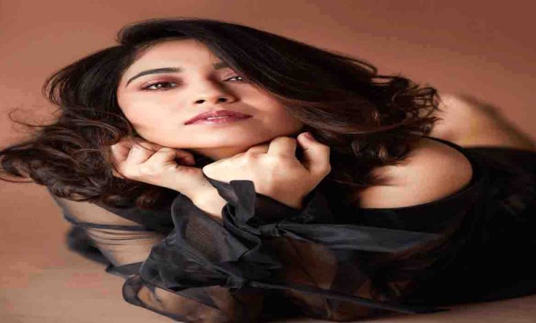 Shweta Tripathi