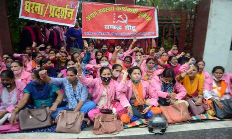 Asha workers protest in dehradun