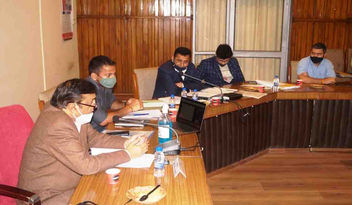 DLDA head directs officials to seize illegal construction sites