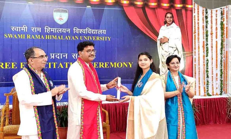 Degree & award function underway at SRHU