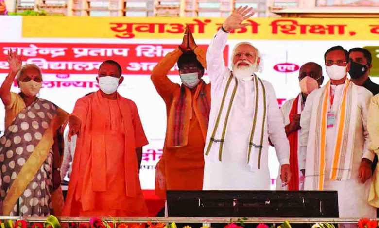 modi-praises-yogi---s-development-efforts