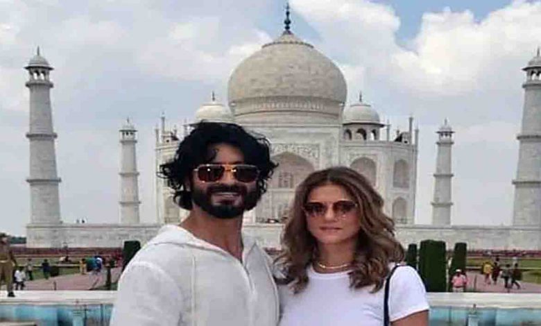vidyut-jammwal-engaged-to-fashion-designer-nandita-mahtani
