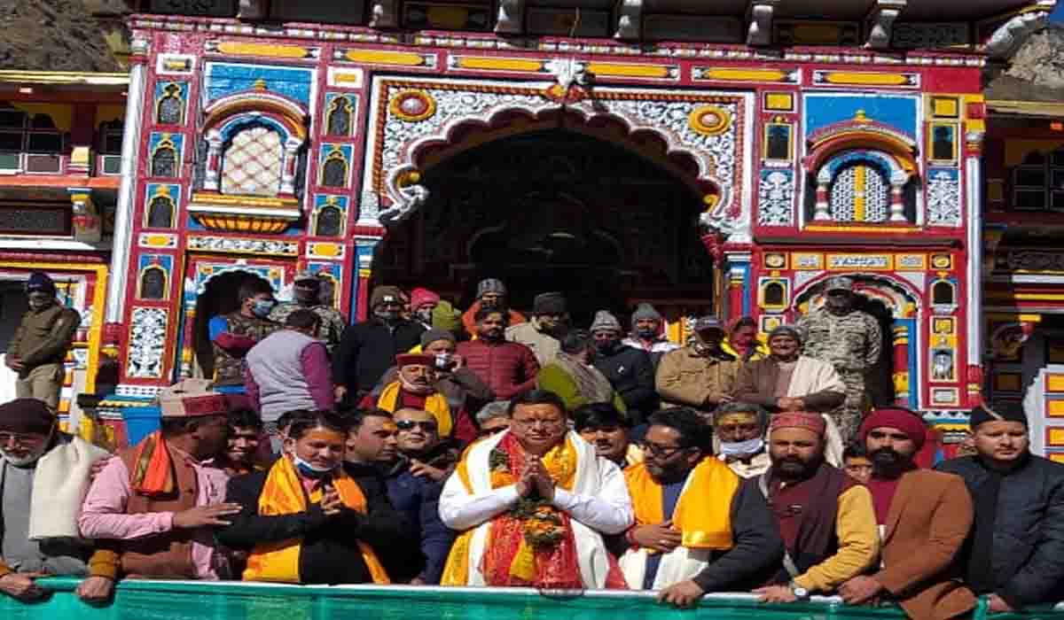 CM Dhami offers prayers at Badrinath