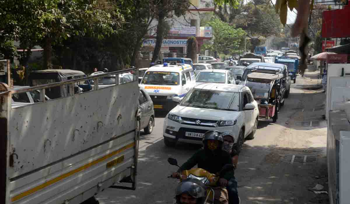 Pvt vehicles increasing due to poor public transport