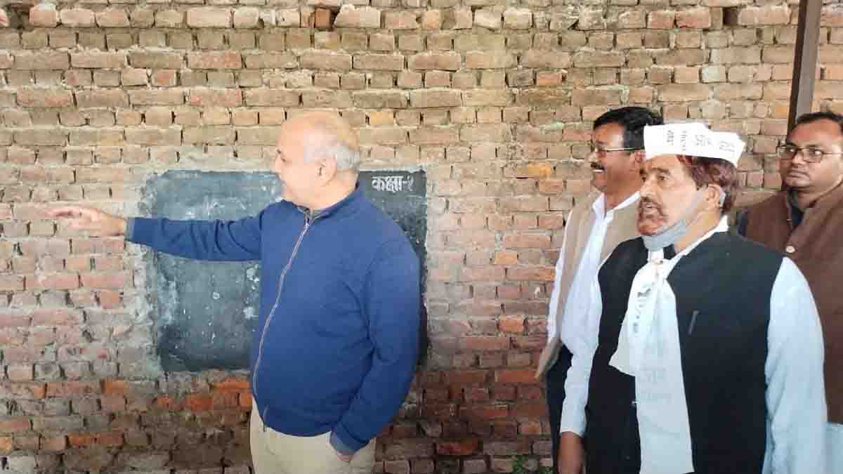 BJP, Cong responsible for poor education system in U’khand, says Sisodia