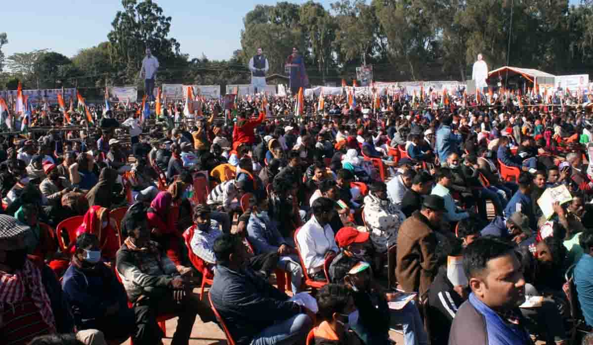 Huge crowd in rally brings cheer in Cong camp