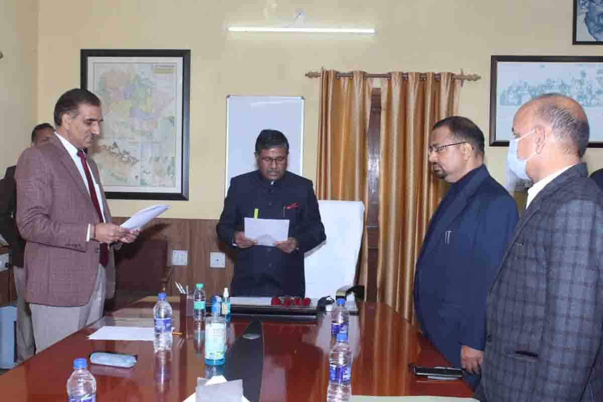 Kumar assumes charge as UKPSC chairman