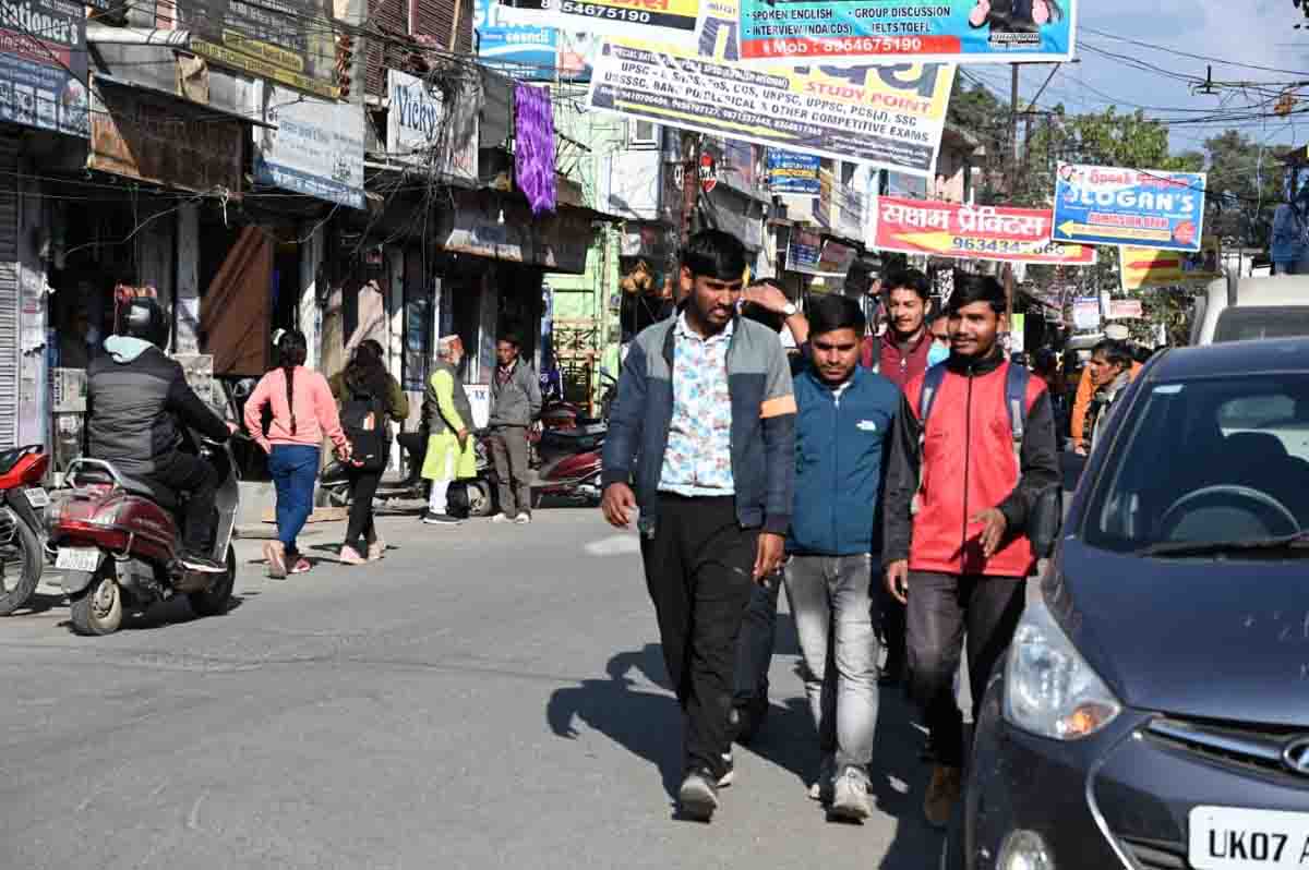 Covid protocol violations continue in Doon despite rising cases