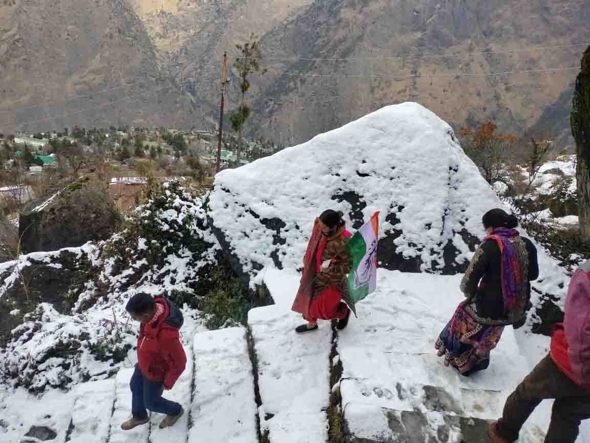 Poll campaign heats up in cold Joshimath