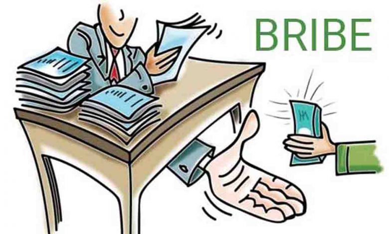 Businessman accuses Roorkee mayor of seeking bribe
