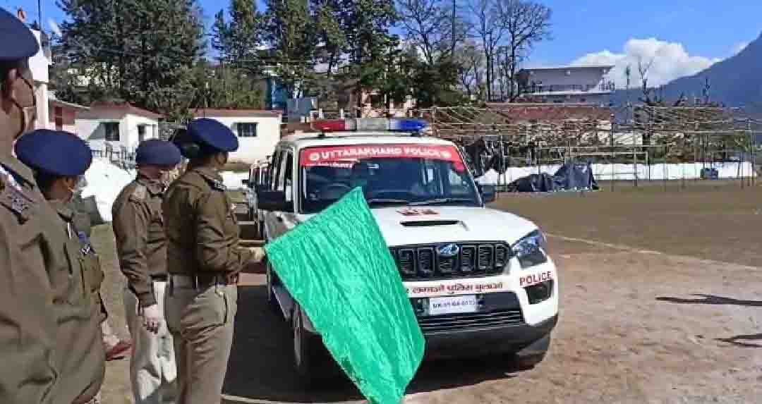 Chamoli SP flags off four patrol vehicles