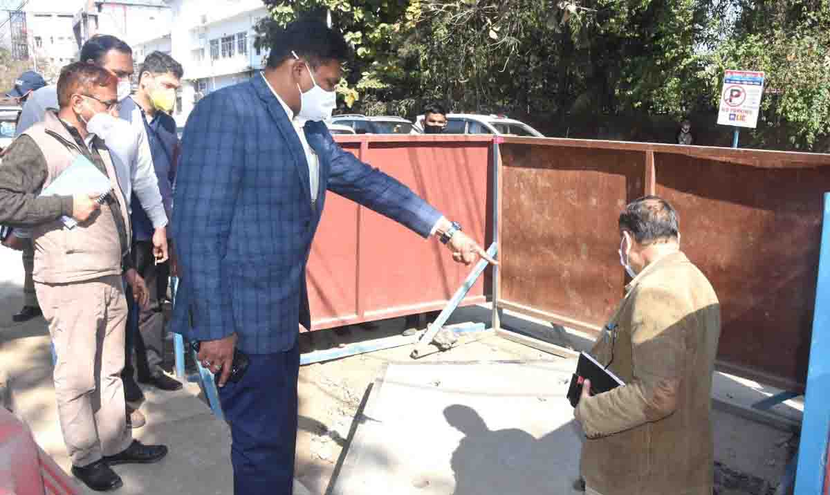 DSCL CEO warns of filing FIR against apathetic Smart City project officials