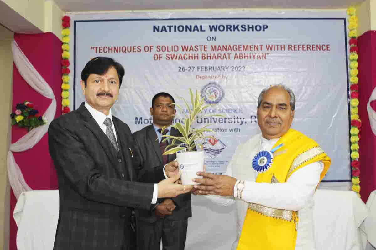 Motherhood University holds workshop on SWM