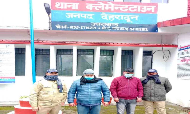 The police nabbed two accused on Friday for allegedly robbing and demolishing a house in the Clement Town area. The accused along with other gang members were allegedly planning to encroach on the property. The police informed that local resident Kusum Kapoor had filed a written complaint that her house in Clement Town was demolished and robbed by a man Amit Yadav along with his companions on January 12. The police filed a case against the accused and on the orders of senior police officials, the investigation was being conducted in association with Haridwar police. The joint teams of Dehradun and Haridwar police arrested two of the accused- Randeep Singh Randhawa and Nandkishore Kala from near Fountain Chowk. The police have also recovered the stolen objects from Tehri district where the gang had hidden them including three almirahs, two couches, one bed, a refrigerator and some furniture among others. The accused revealed during the investigation that they both do property dealing and along with their accomplices, they had planned to rob the said property in Clement Town and demolish it to seize it later for their benefit. As per the police, the culprits had also forged documents to seize the land with the help of an accomplice lawyer. The accused informed that when they got to know the woman who lives in the house went to stay at her daughter's house, they came with trucks, three JCBs and labourers, and demolished the house on January 12. One of the accused sent the stolen items through the truck to one of his father's acquaintances in Sahastradhara but later shifted it to Tehri after the news spread through the media, informed the police. Investigation is underway and more arrests are expected in the coming days.