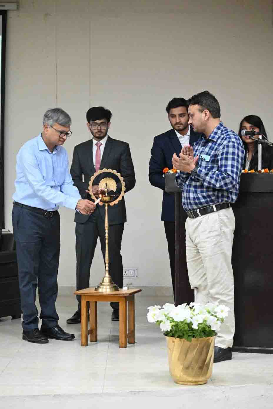 Cognizance 2022 begins at IIT Roorkee.jpeg