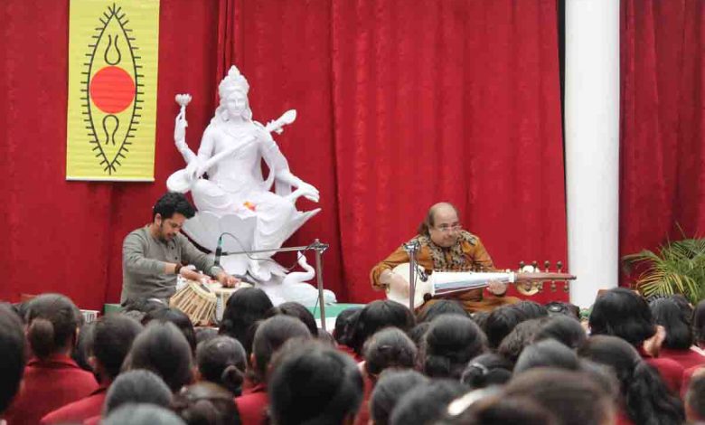 Majumdar enthralls students with Ragas on Sarod
