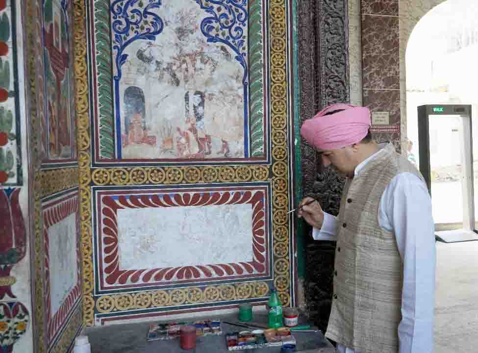 Photo Shri Maharaj ji colouring ancient art works