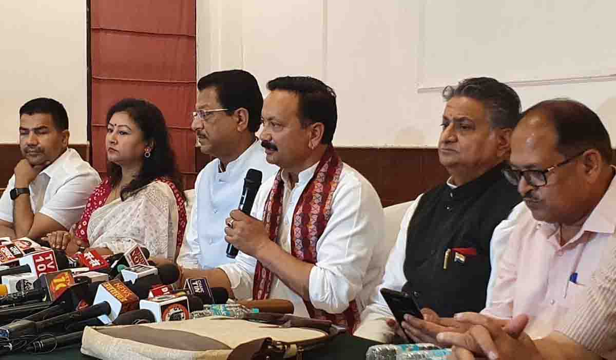 Cong seeks resignation of minister, inquiry in cooperative bank scam