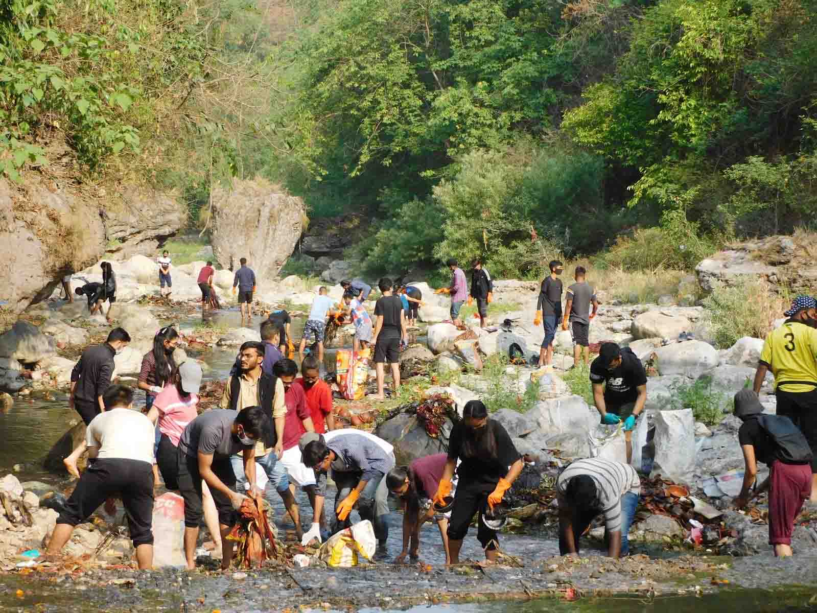 Citizens clean Tamasa at Tapkeshwar