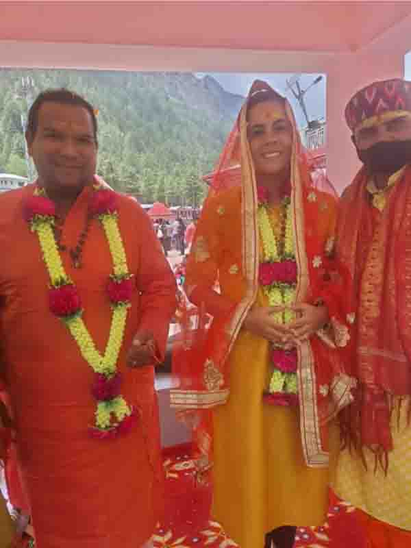 Panamanian couple gets married as Hindus in Gangotri