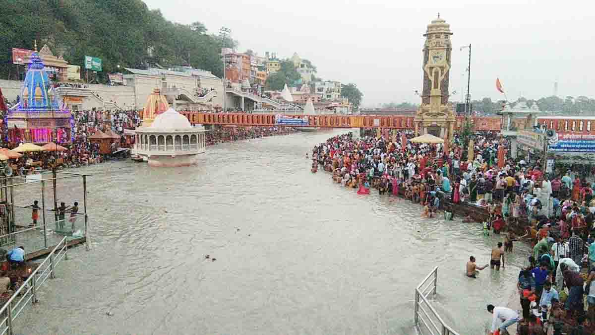 24 lakh take holy dip on Ganga Dussehra