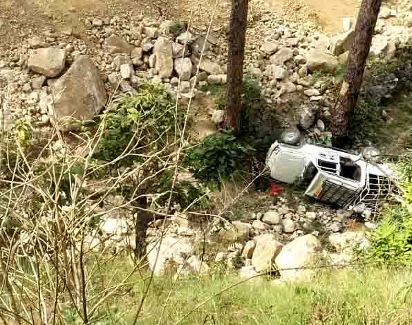 5 dead, 3 injured as utility falls into gorge in Ghansali