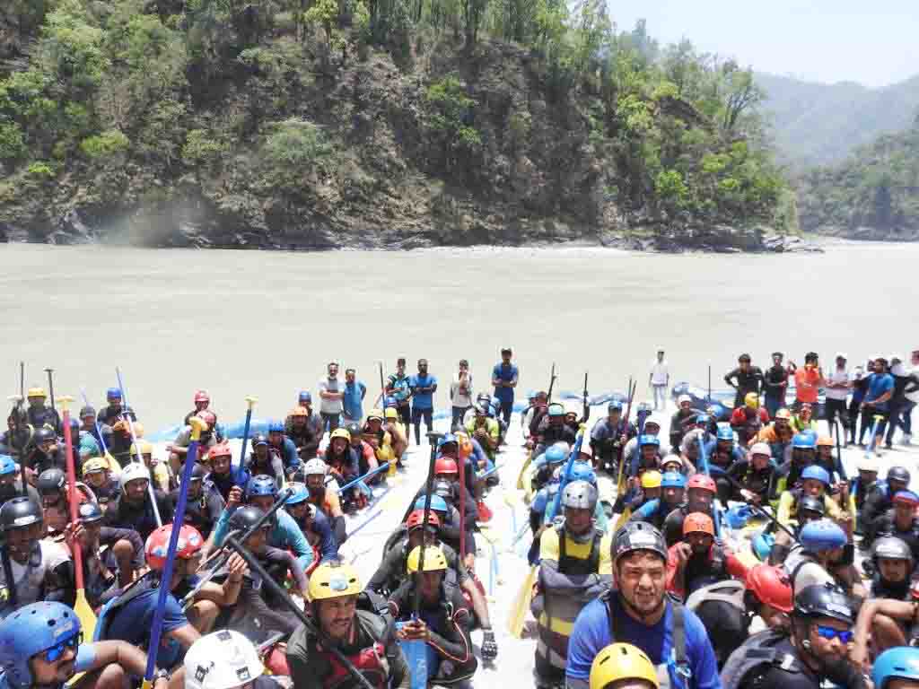 86 youths get license of raft guides after examination
