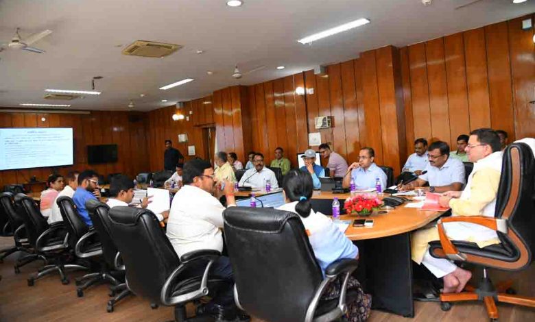 CM asks revenue dept to follow mantra of simplification, disposal and solution