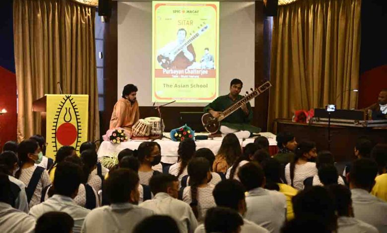 Chatterjee enthrals with Sitar at Asian School