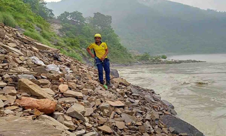 Four feared dead after car falls into Ganga at Kaudiyala
