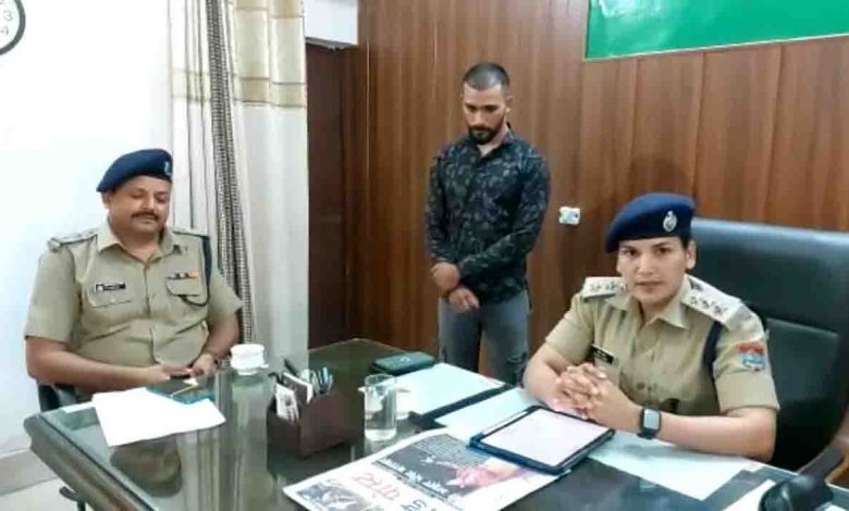 One arrested for demanding Rs 20 lakh from shop owner